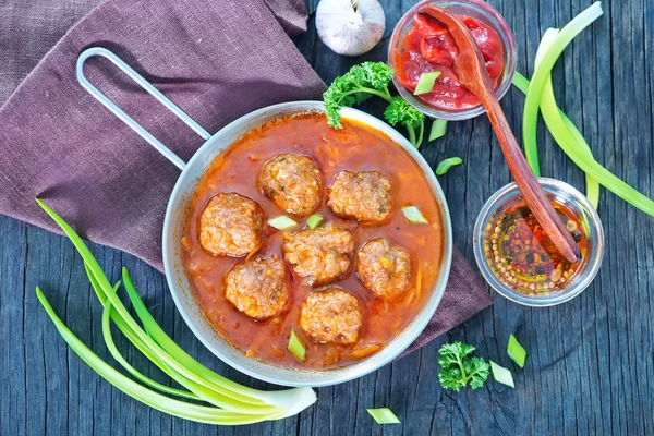 Bolas de carne frita en el tazón —  Fotos de Stock