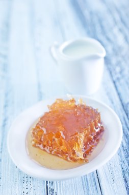 plaka üzerinde lezzetli tatlım