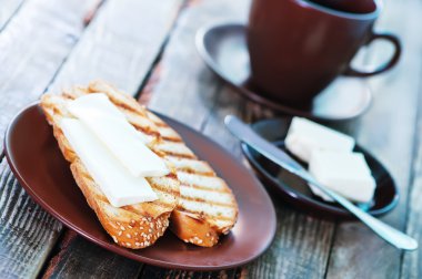 tereyağı ve taze kahve ile ekmek