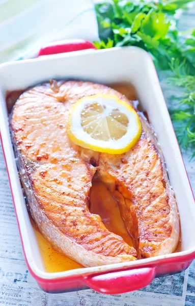 Salmone al forno e limone — Foto Stock