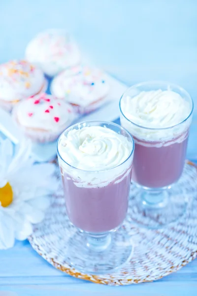 Cocoa drink in glasses — Stock Photo, Image