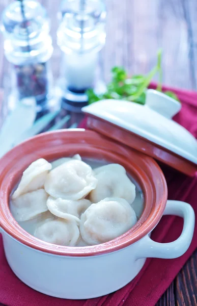 Boiled pelmeni in bowl — Stock Photo, Image