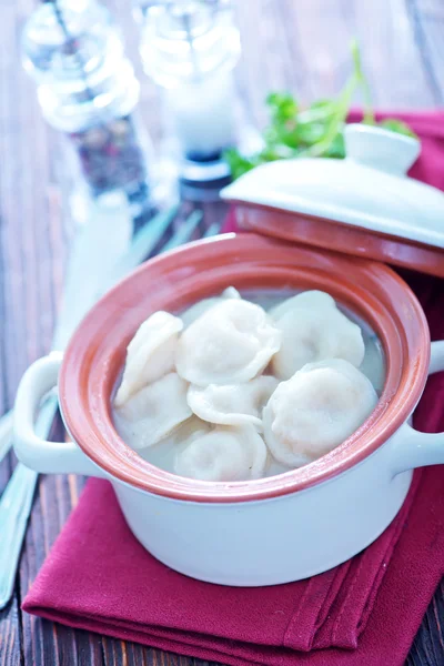 Gotowane pelmeni w misce — Zdjęcie stockowe