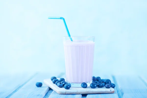 Blueberry yogurt in glass — Stock Photo, Image