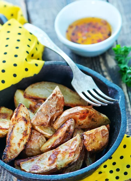 Bratkartoffeln in der Pfanne — Stockfoto