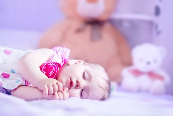 Pequeño niño dormido —  Fotos de Stock