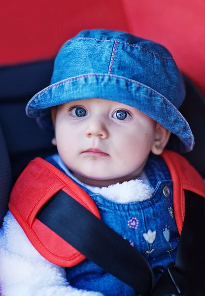 Baby in a safety car seat — Stock Photo, Image