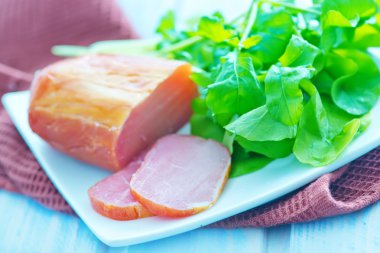 Füme et salatası ile