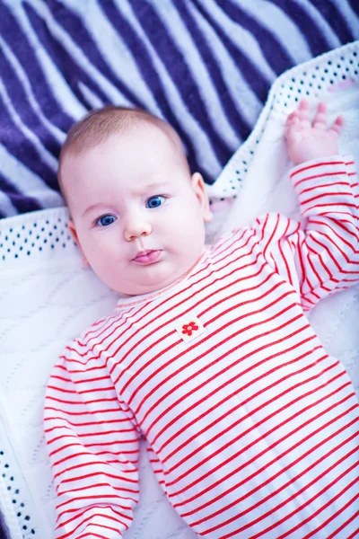 Kleine baby op deken — Stockfoto