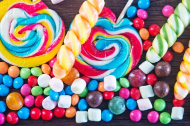 tatlı renkli şekerler