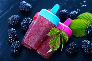 Taze dutlu dondurma.