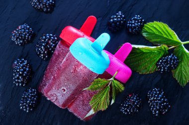 Taze dutlu dondurma.