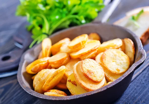 Gebakken aardappel in kom — Stockfoto