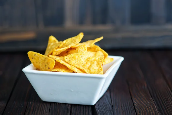 Nachos na tigela branca — Fotografia de Stock