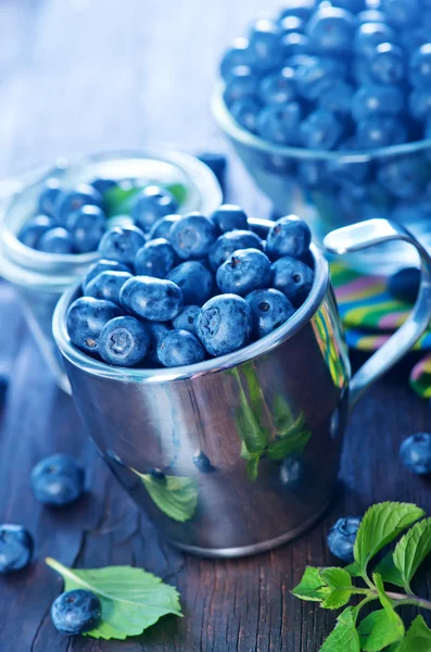 Blueberry segar di atas meja — Stok Foto