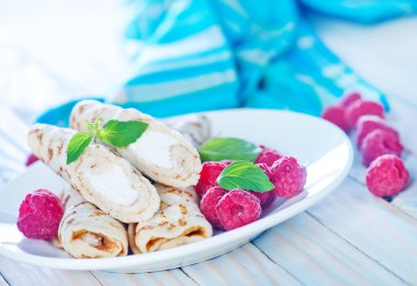 taze çilek ile Pancakes