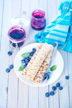 taze çilek ile Pancakes