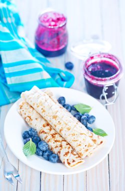 taze çilek ile Pancakes