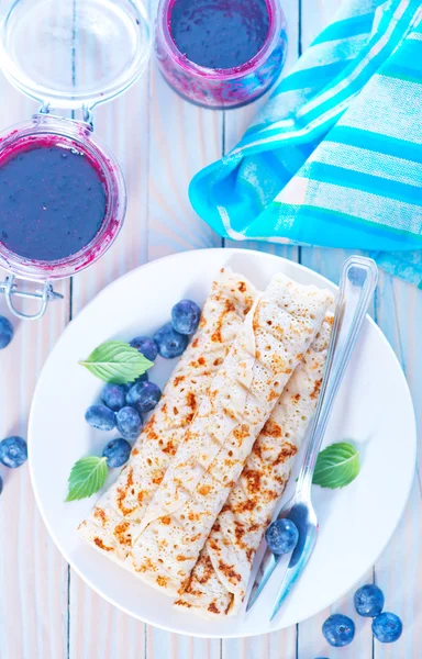 taze çilek ile Pancakes