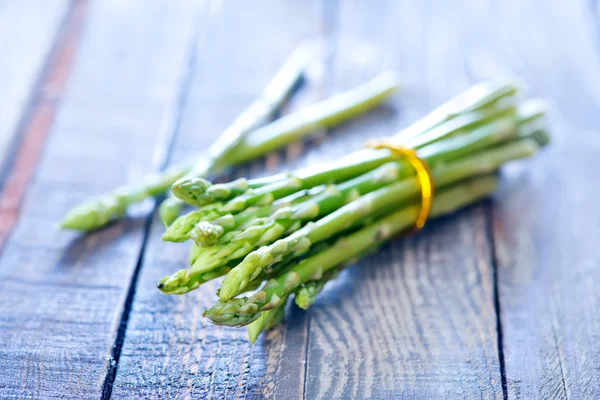 Bunch of Raw asparagus — Stock Photo, Image
