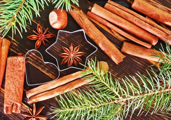 Especiarias e formulários para biscoito de Natal — Fotografia de Stock