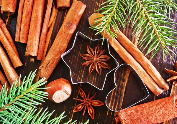 Especias y formularios para galletas de Navidad —  Fotos de Stock