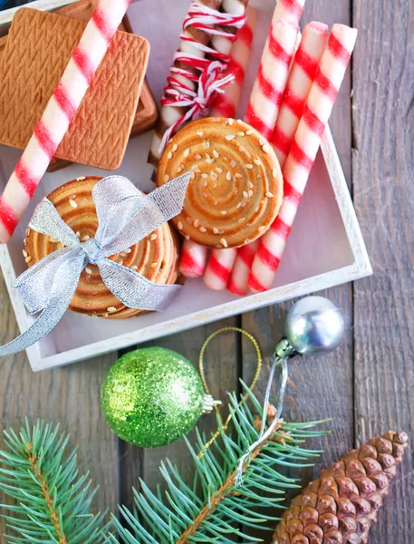 クリスマスのクッキーと装飾 — ストック写真