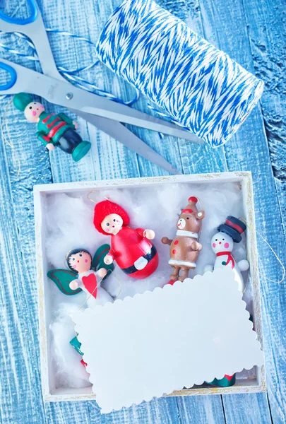 Noel süslemeleri kutusunda — Stok fotoğraf