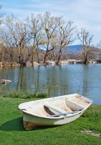 Летнее озеро Крыма — стоковое фото