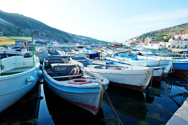 Boats and yachts on sea — Stock Photo, Image