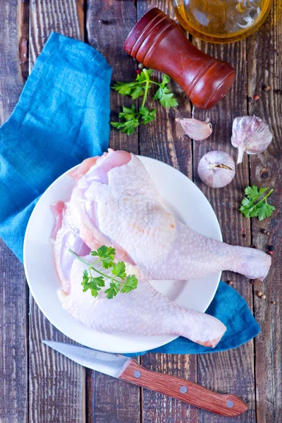 Pernas de frango cru — Fotografia de Stock