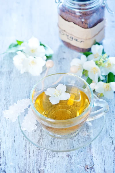 Jasmin thee in cup — Stockfoto