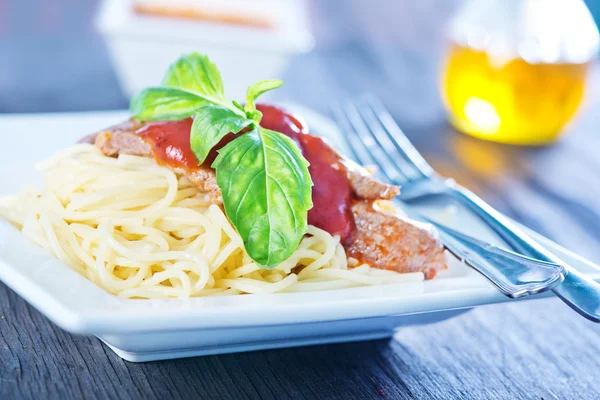 Macarrão com molho de tomate — Fotografia de Stock