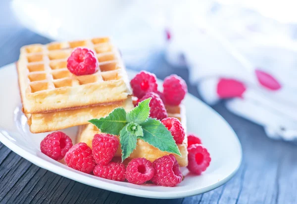 Belgium wafers with raspberries — Stock Photo, Image