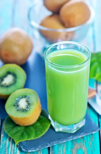 Kiwi juice in glass — Stock Photo, Image