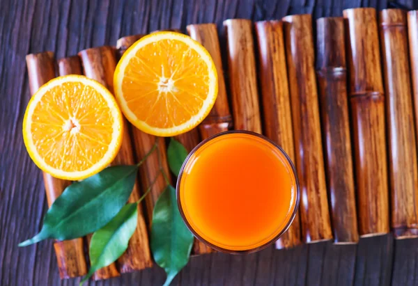 Jus d'orange en verre — Photo