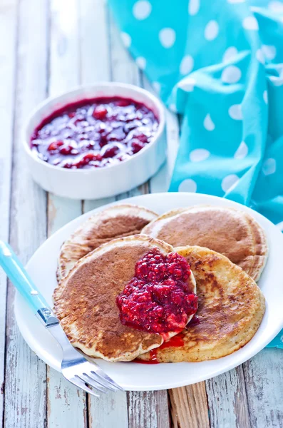 Frittelle dolci con marmellata — Foto Stock