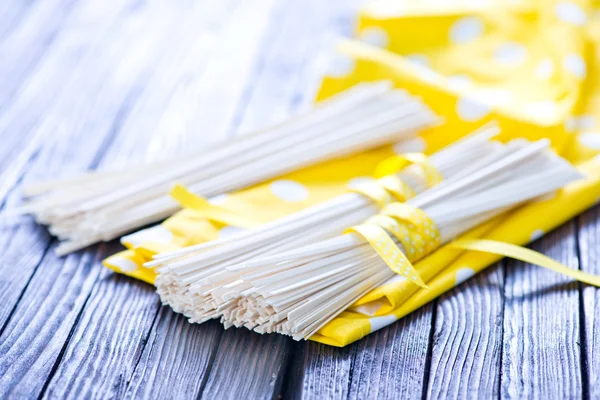 Raw rice noodles — Stock Photo, Image