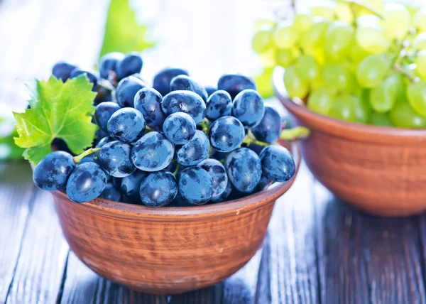 Grape in brown bowls — Stock Photo, Image