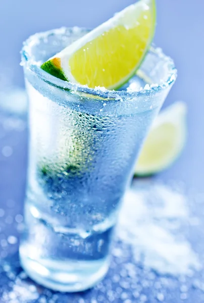 Tequila com sal marinho — Fotografia de Stock