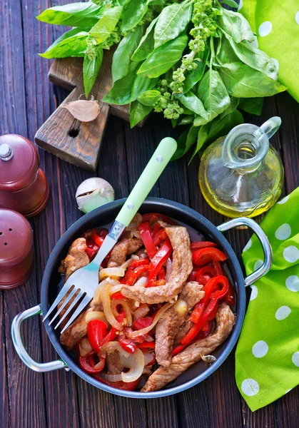 Fried meat with pepper — Stock Photo, Image