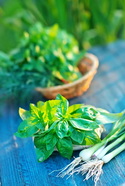 Arôme herbe dans le panier — Photo