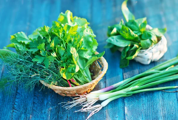 Arôme herbe dans le panier — Photo