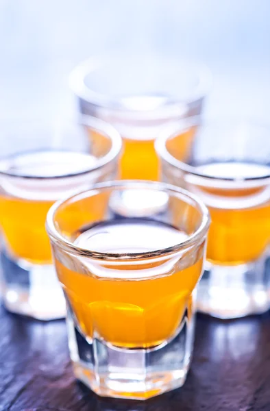 Алкоголь в стаканах — стоковое фото