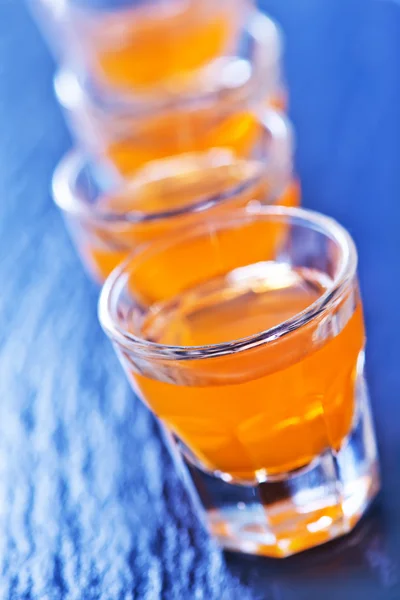 Bevanda alcolica in bicchieri — Foto Stock