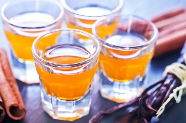 Licor de naranja en vasos — Foto de Stock