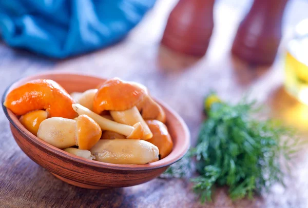 Marinated mushrooms in bowl — Stock Image Marinated mushrooms in bowl Stock Image