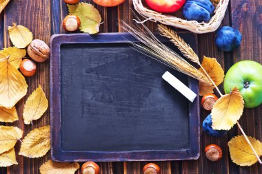 sonbaharda hasat ve yazı tahtası