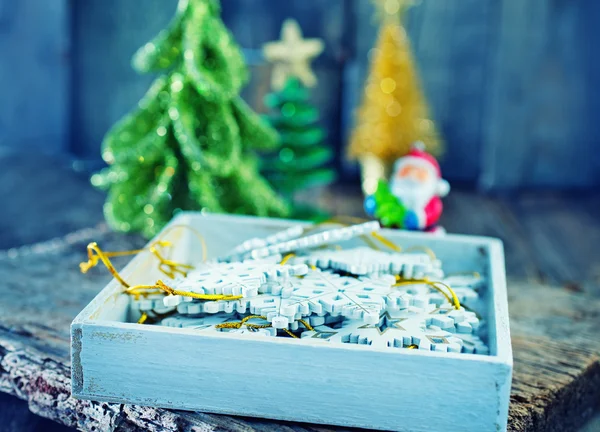 Decoración de Navidad en una mesa — Foto de Stock