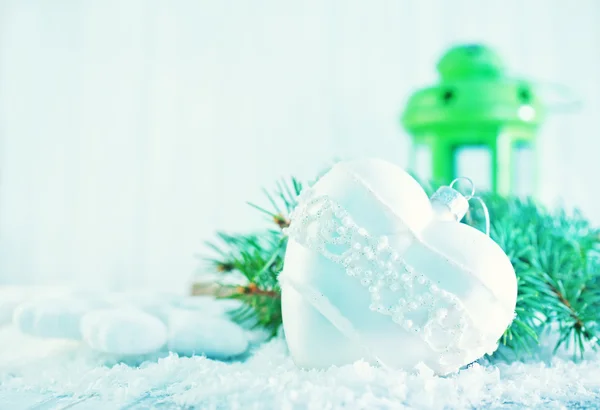 Decoración de Navidad en una mesa — Foto de Stock